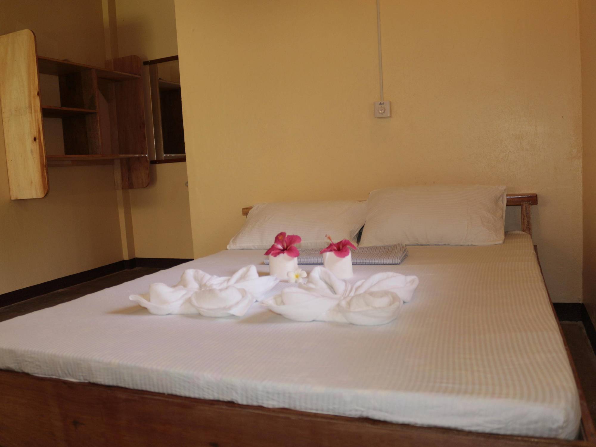 Pesangan Surfcamp Hotel Siargao Exterior foto